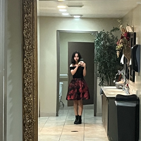 Meet your Posher, Kasandra - Picture 1 of 3